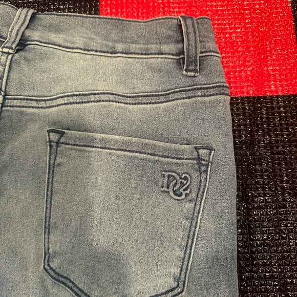 NWT DG2 by Diane Gilman jeggings size 4
Inseam 27”
Inseam floral design - Picture 4 of 8